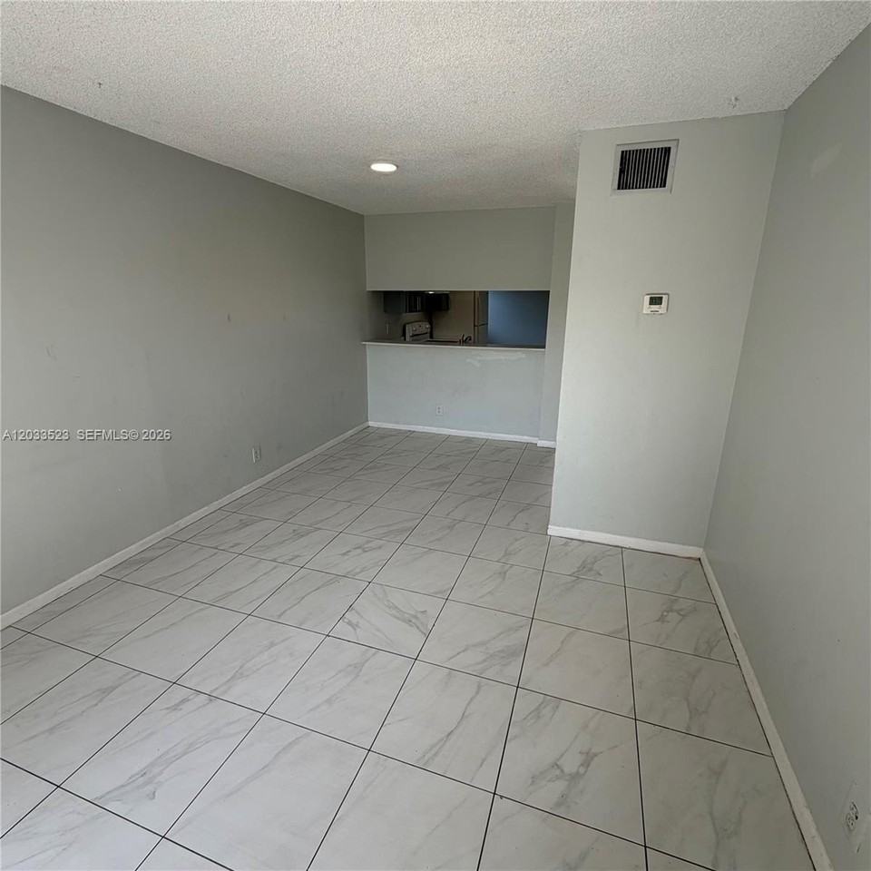 4016 Lakeside Dr #4016 - Photo 5 of 10