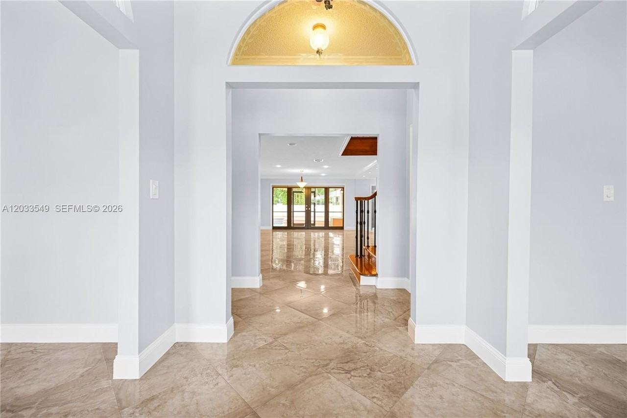 1067 Sw 92nd Ave #1067 - Photo 3 of 50