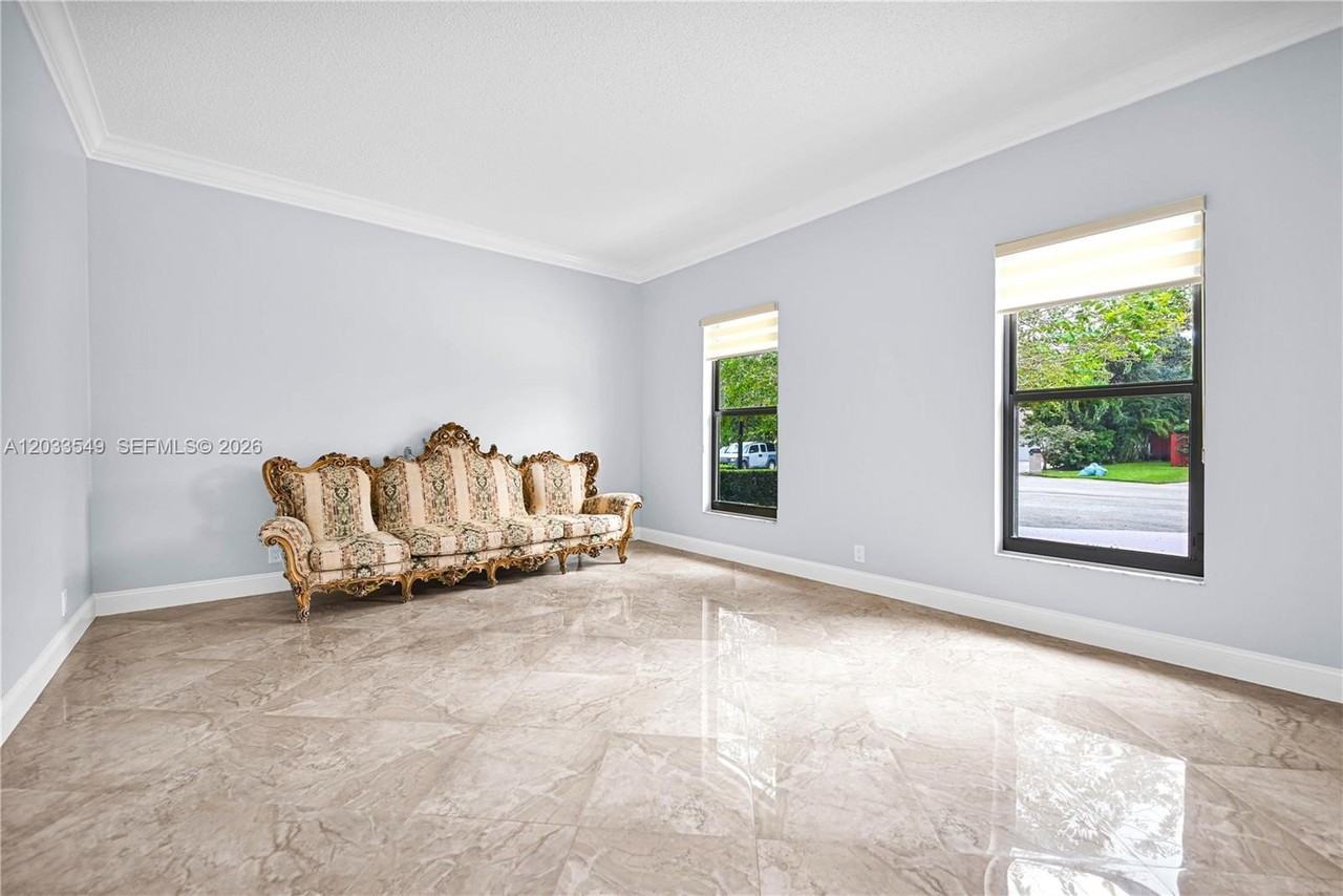 1067 Sw 92nd Ave #1067 - Photo 6 of 50