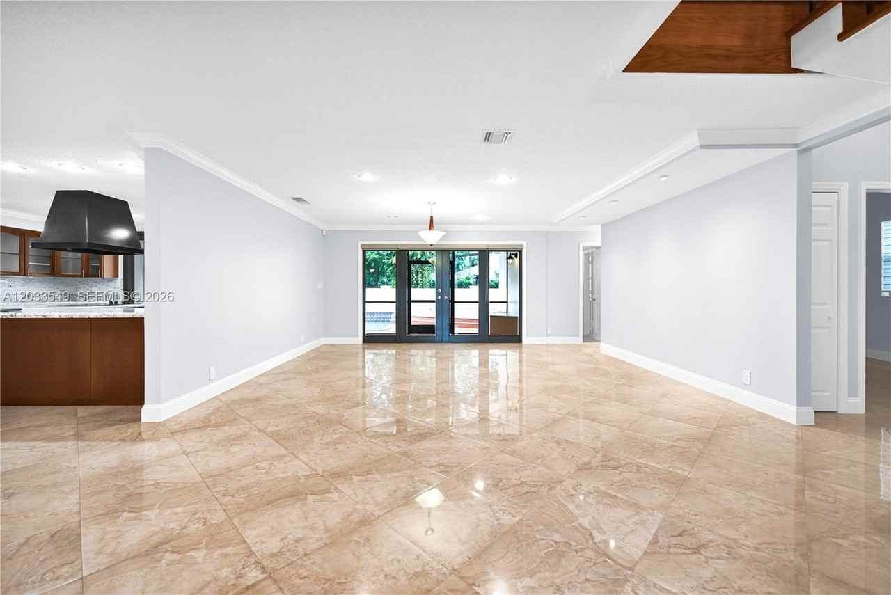 1067 Sw 92nd Ave #1067 - Photo 7 of 50