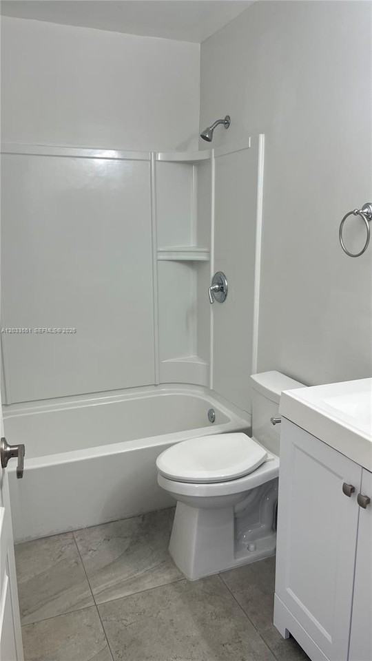 6225 Kendale Lakes Cir #263 - Photo 5 of 7