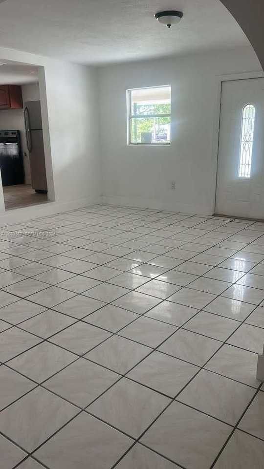 2467 Nw 103rd St #1 - Photo 7 of 14