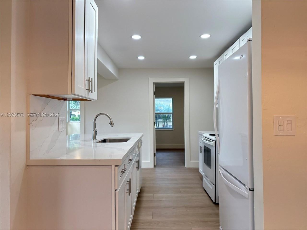 1221 Nw 44th St - Photo 6 of 37