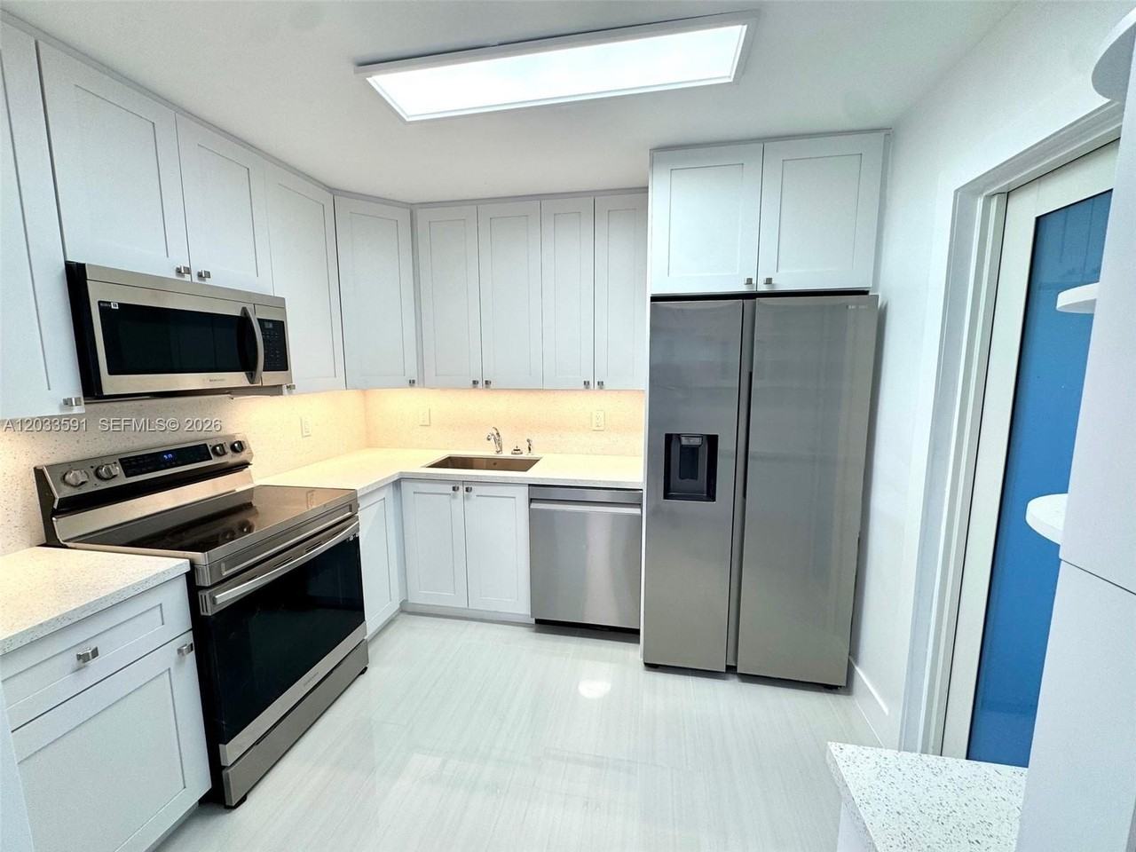 105107 Ne 30th Ct #107 - Photo 4 of 32