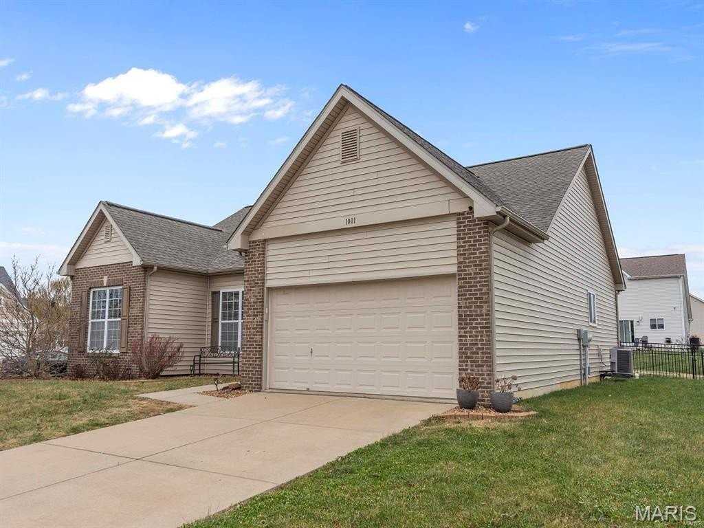 1001 Hawkridge Run - Photo 2 of 39