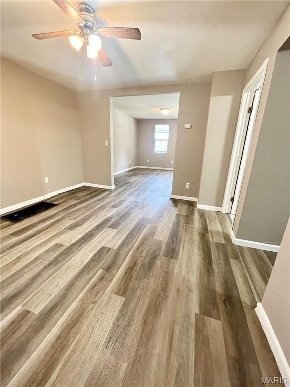 2717 Lincoln Ave - Photo 2 of 8