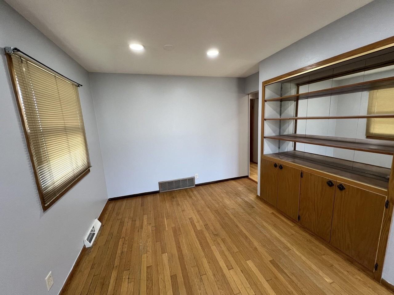 6174 S 38th St - Photo 4 of 7
