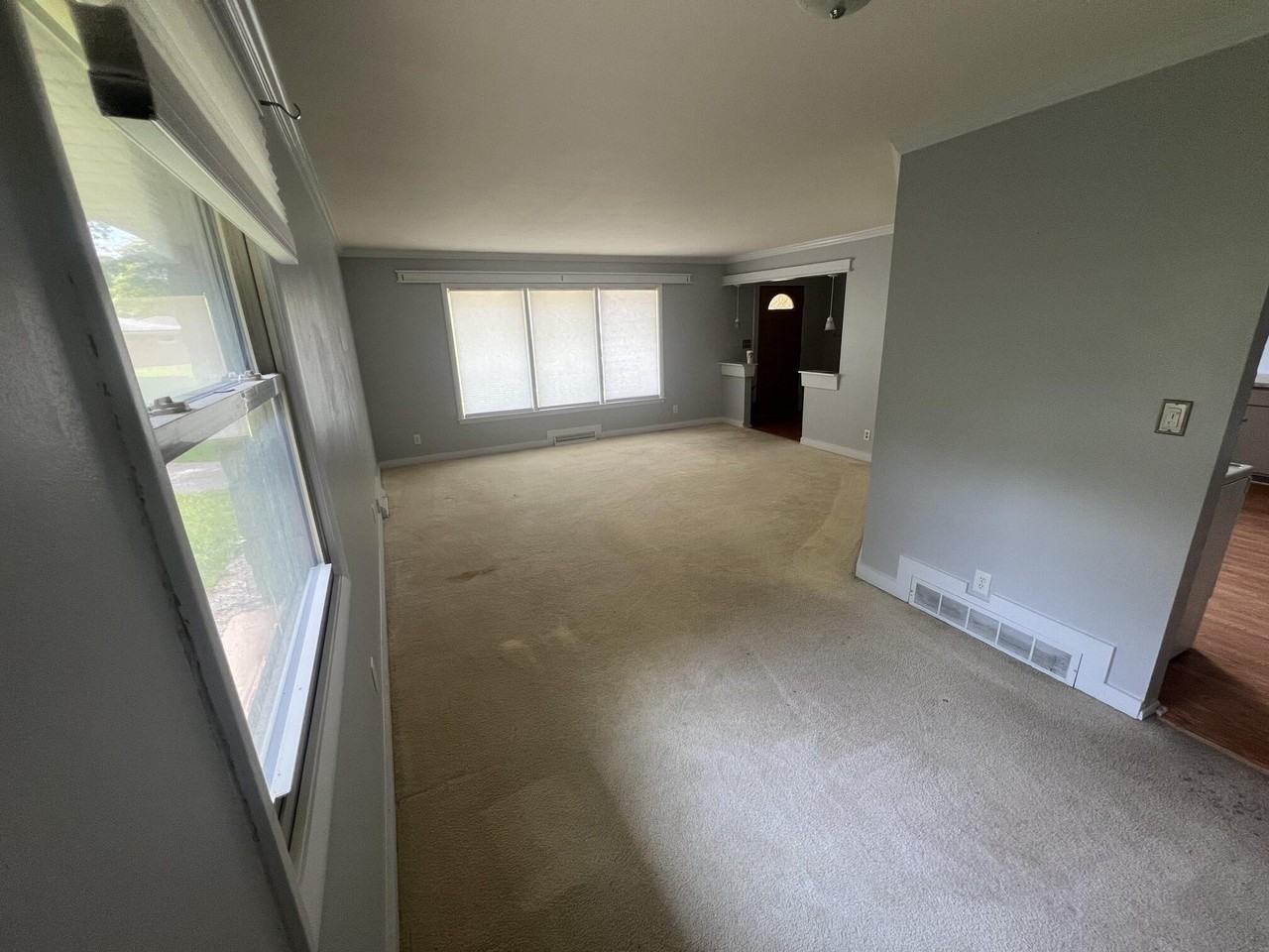 2212 W Parnell Ave - Photo 2 of 12