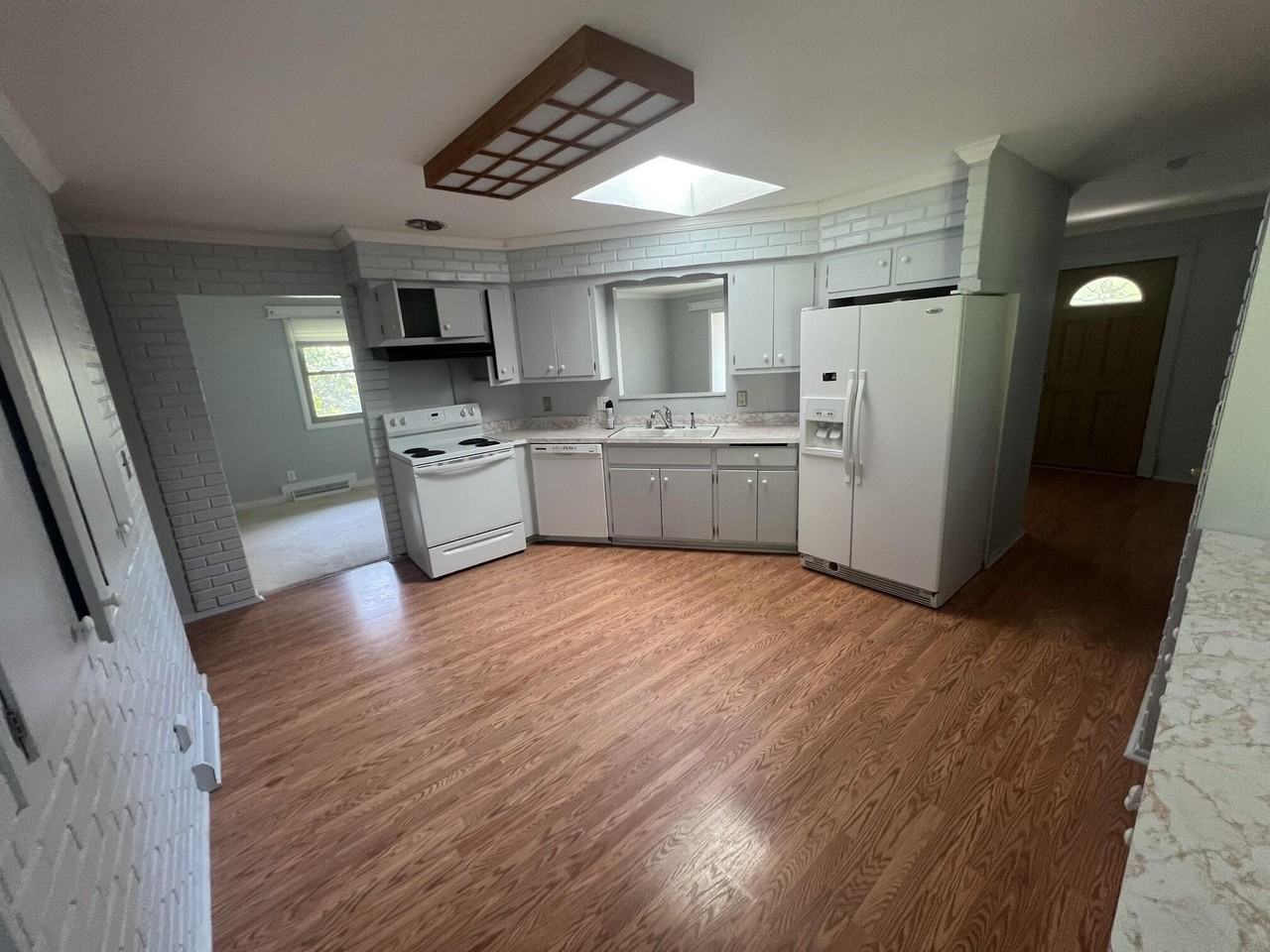 2212 W Parnell Ave - Photo 3 of 12