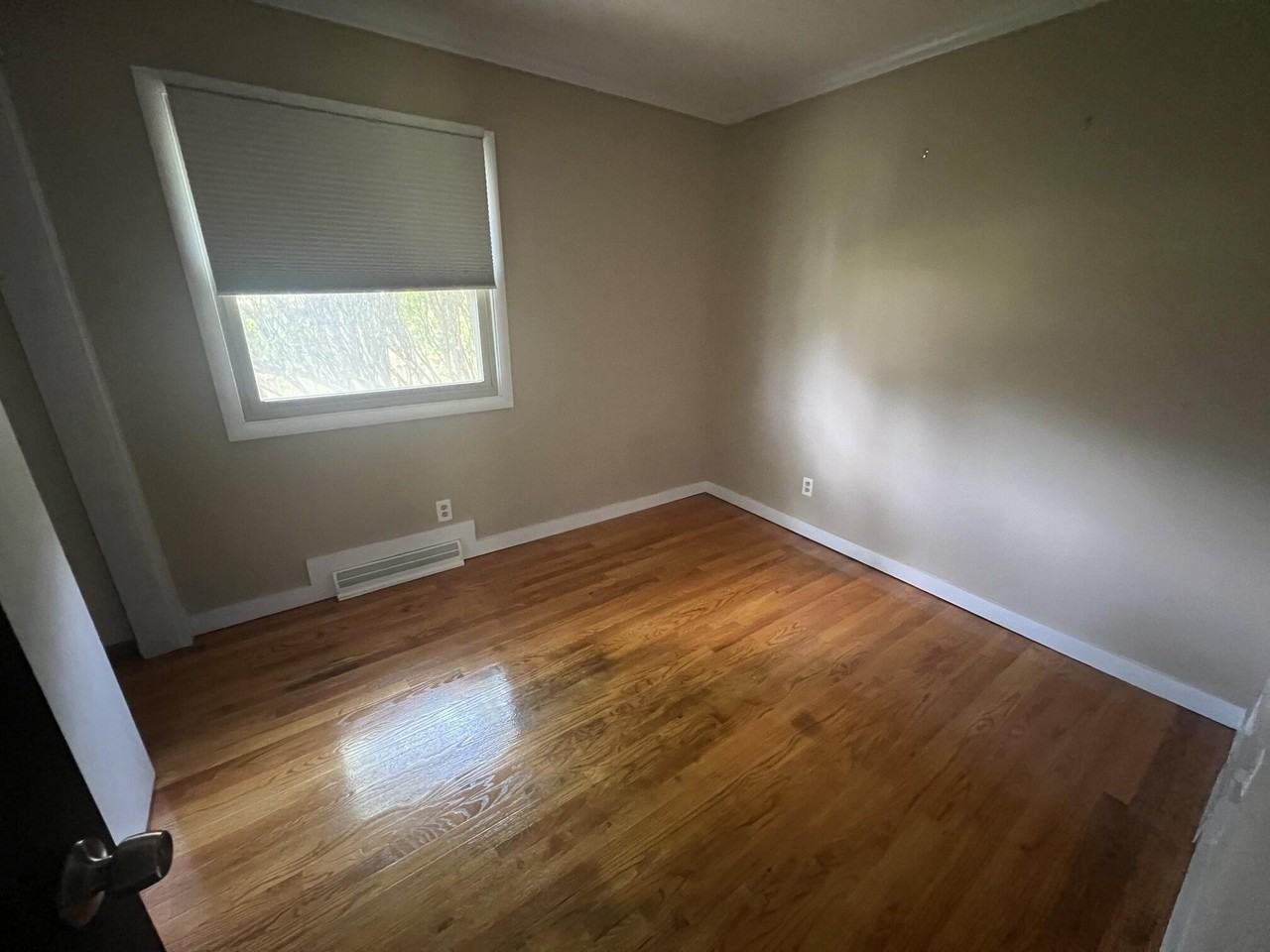 2212 W Parnell Ave - Photo 6 of 12