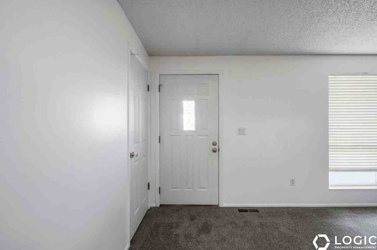 4247 S 2450 W - Photo 2 of 21