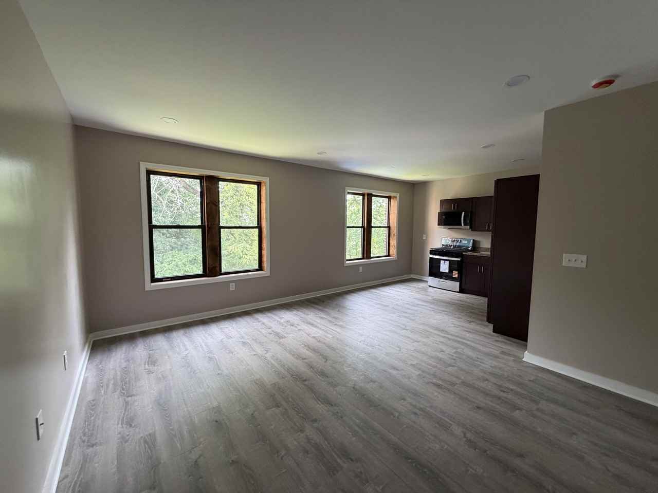 441 Mount Prospect AvenueApt 5 #5 - Photo 3 of 11
