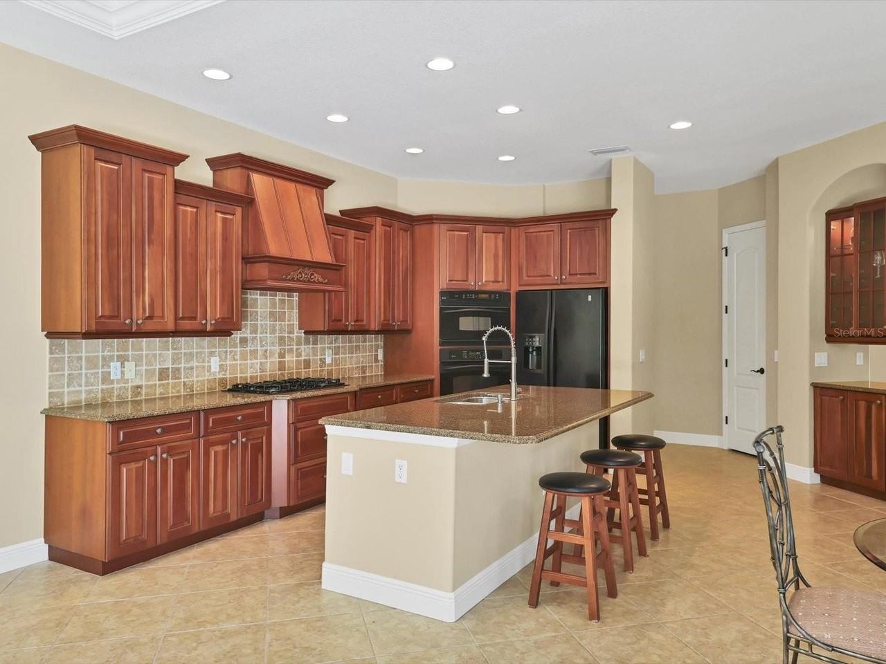 4688 Tuscana Dr - Photo 7 of 30