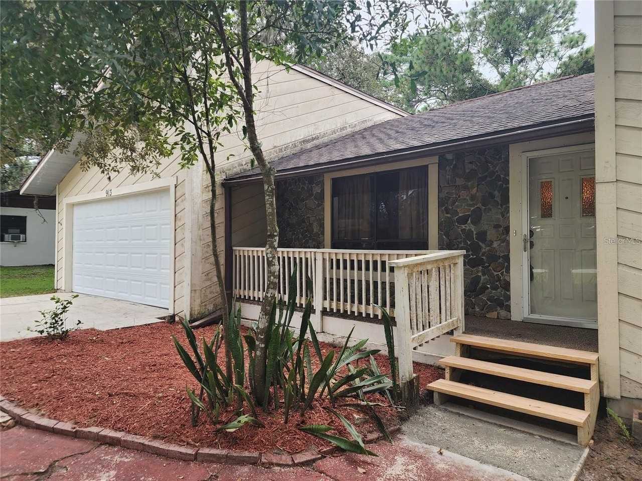 913 Russell Ave - Photo 2 of 15