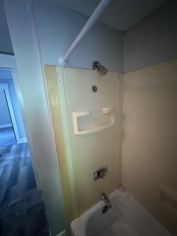 164 N Park St - Photo 5 of 16