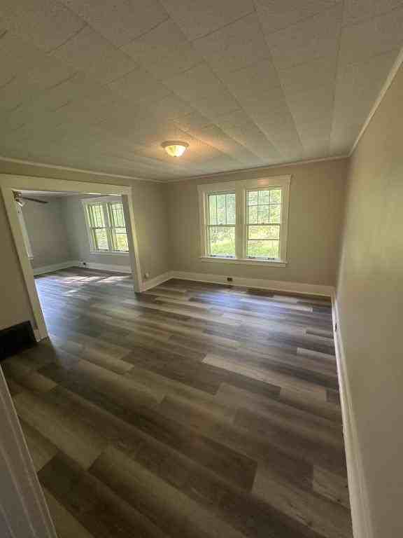 164 N Park St - Photo 7 of 16