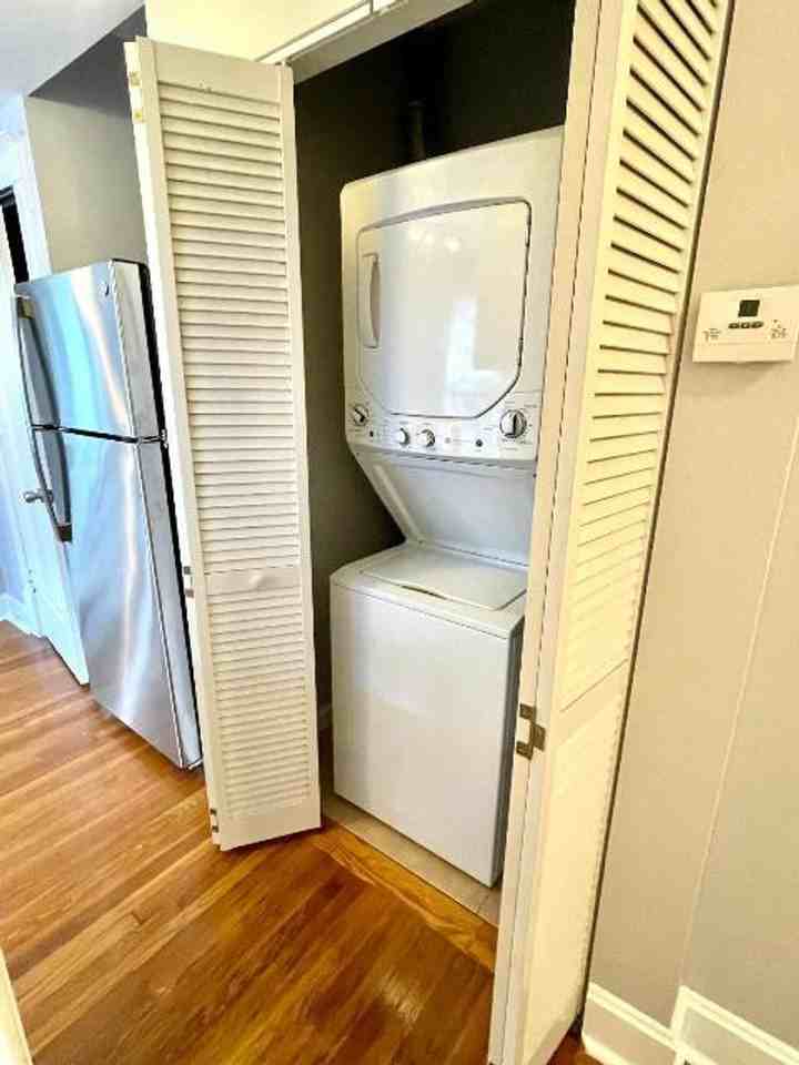 4557 Flad Ave #2E - Photo 5 of 8