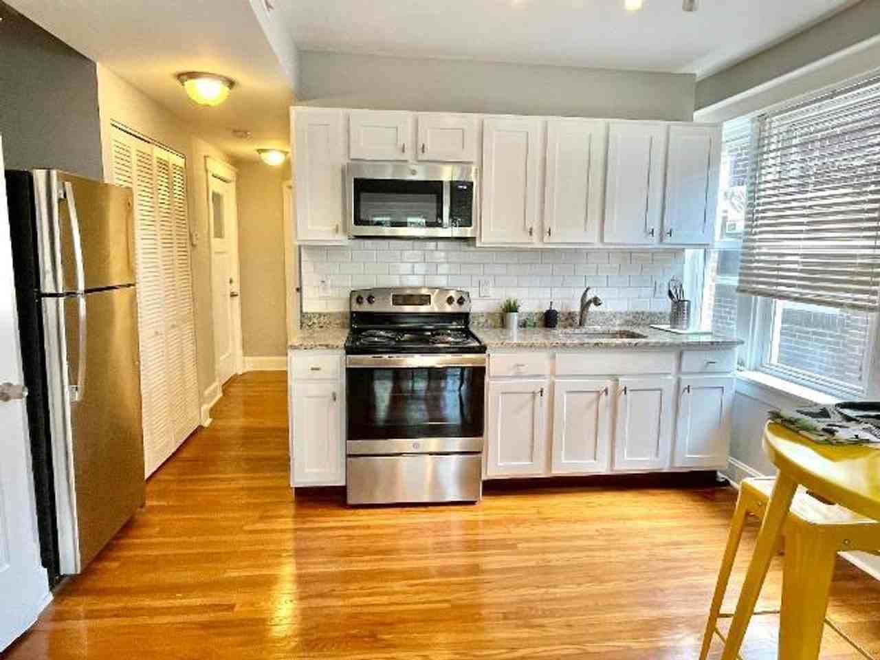4557 Flad Ave #2E - Photo 7 of 8