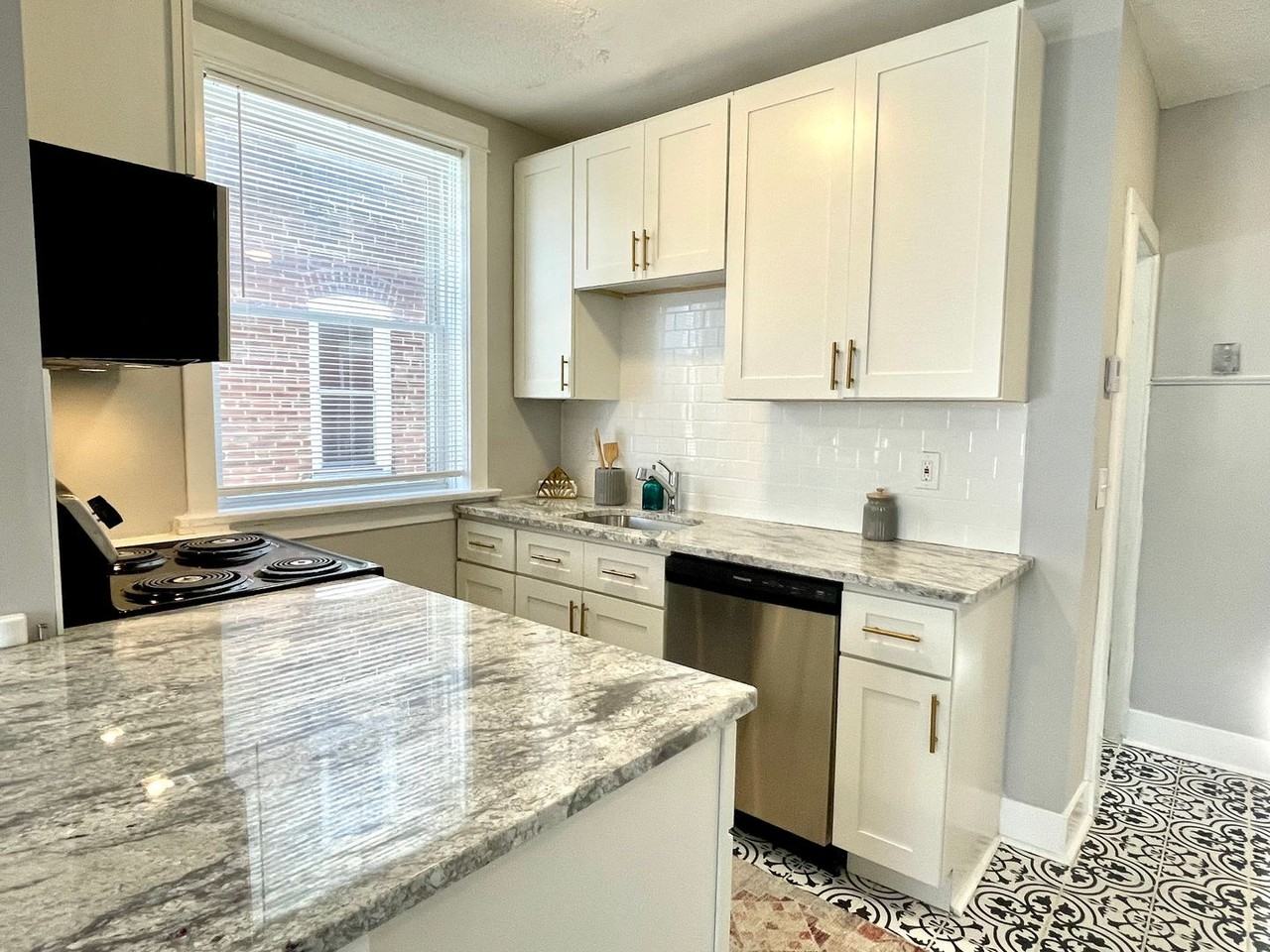 2122 Maury Ave #1N - Photo 4 of 45