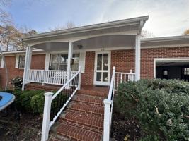 featured image of 408 E Simmons Ave