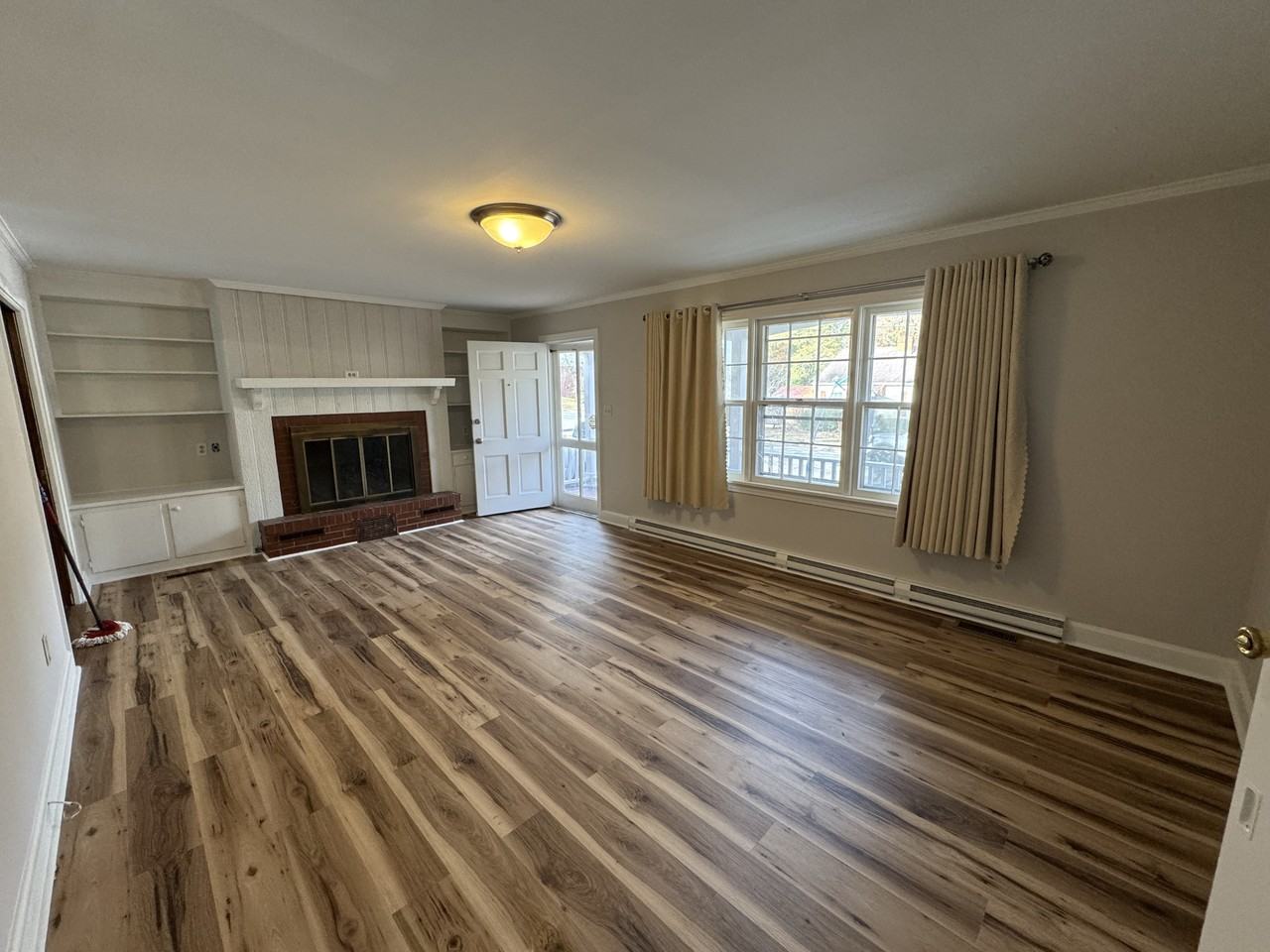 408 E Simmons Ave - Photo 3 of 21
