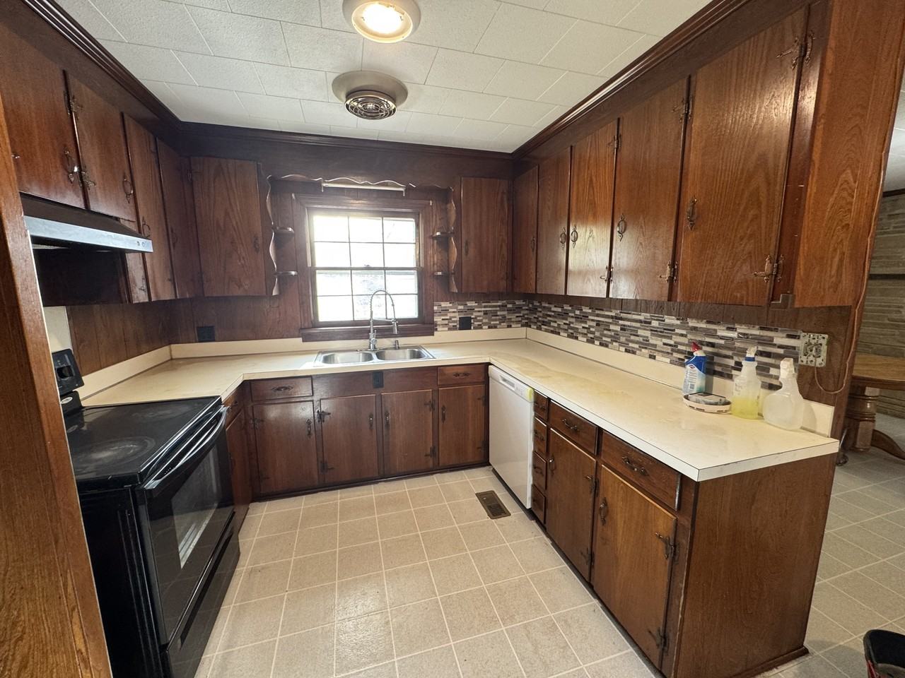 408 E Simmons Ave - Photo 4 of 21