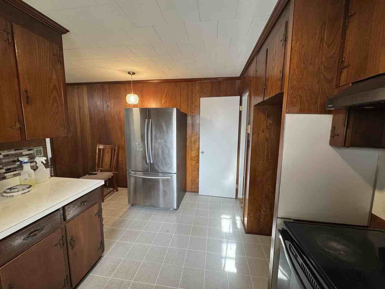 408 E Simmons Ave - Photo 6 of 21