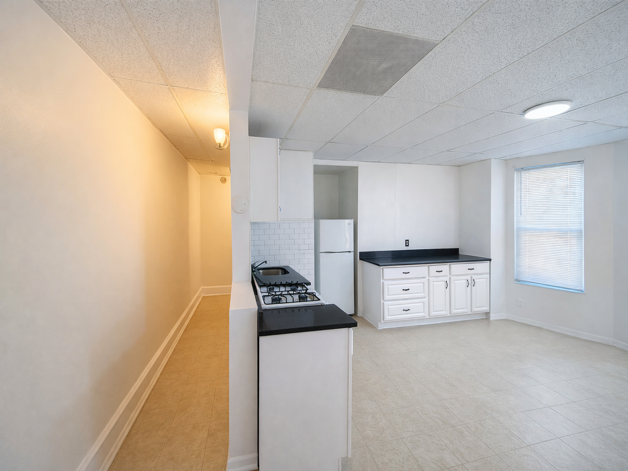 129 N 50th St #2R - Photo 3 of 11