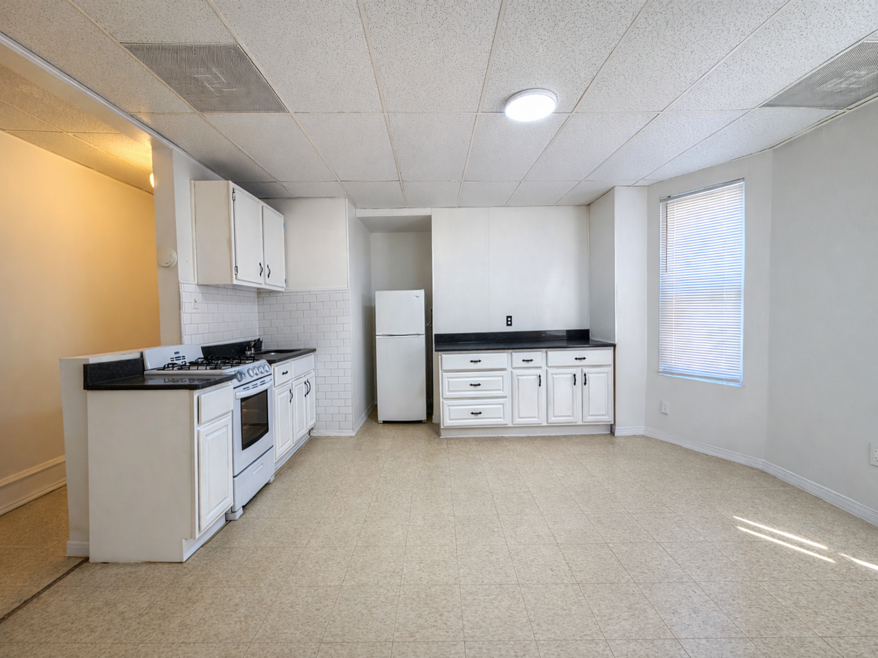 129 N 50th St #2R - Photo 6 of 11
