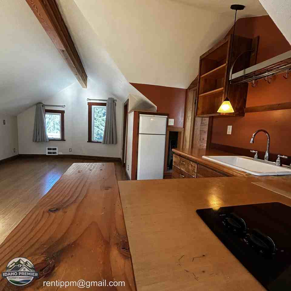 1315 N 19th St #B - Photo 6 of 8
