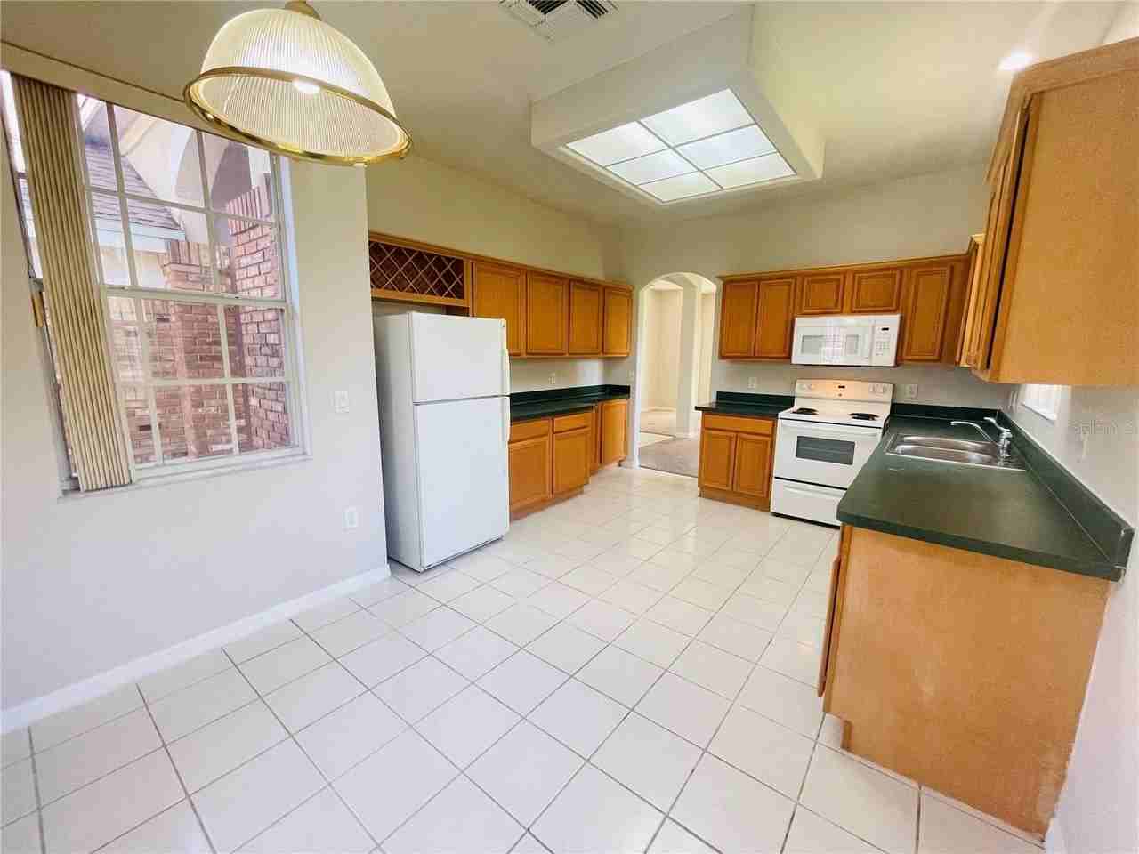 1738 Golfview Dr - Photo 7 of 32