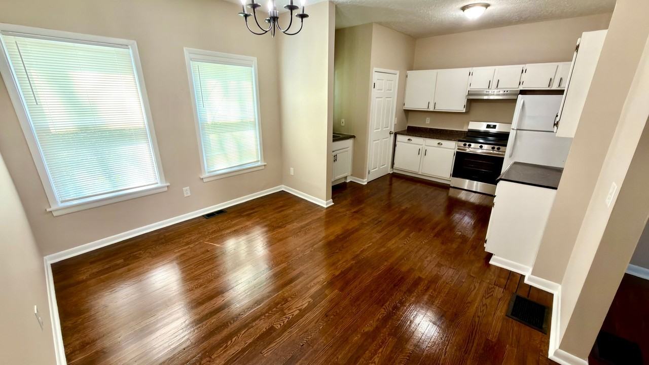 451 Averill Ave - Photo 6 of 28