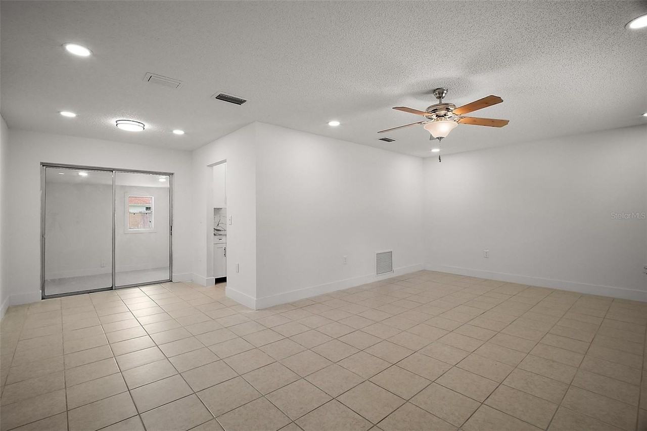 14884 Sw 35th Cir - Photo 4 of 29