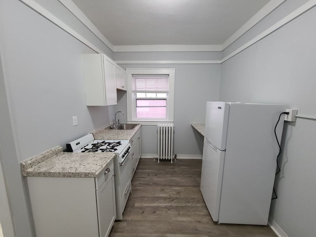 693 Park Ave #11 - Photo 6 of 14