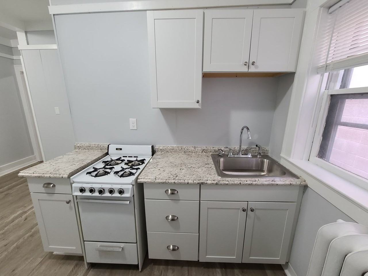 693 Park Ave #11 - Photo 7 of 14