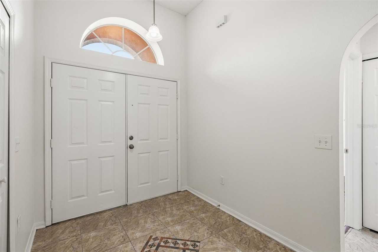 16918 Corner Hill Ct - Photo 3 of 29