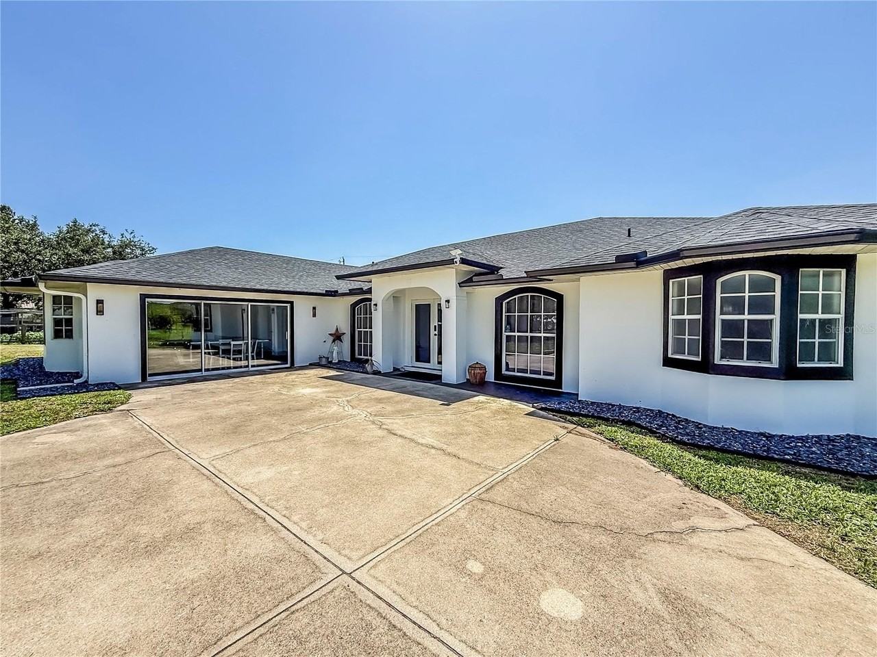 12830 Florida Ave - Photo 2 of 31