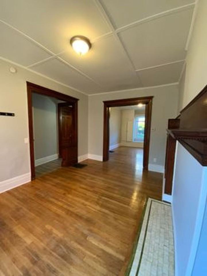 289A Pearl St - Photo 4 of 11