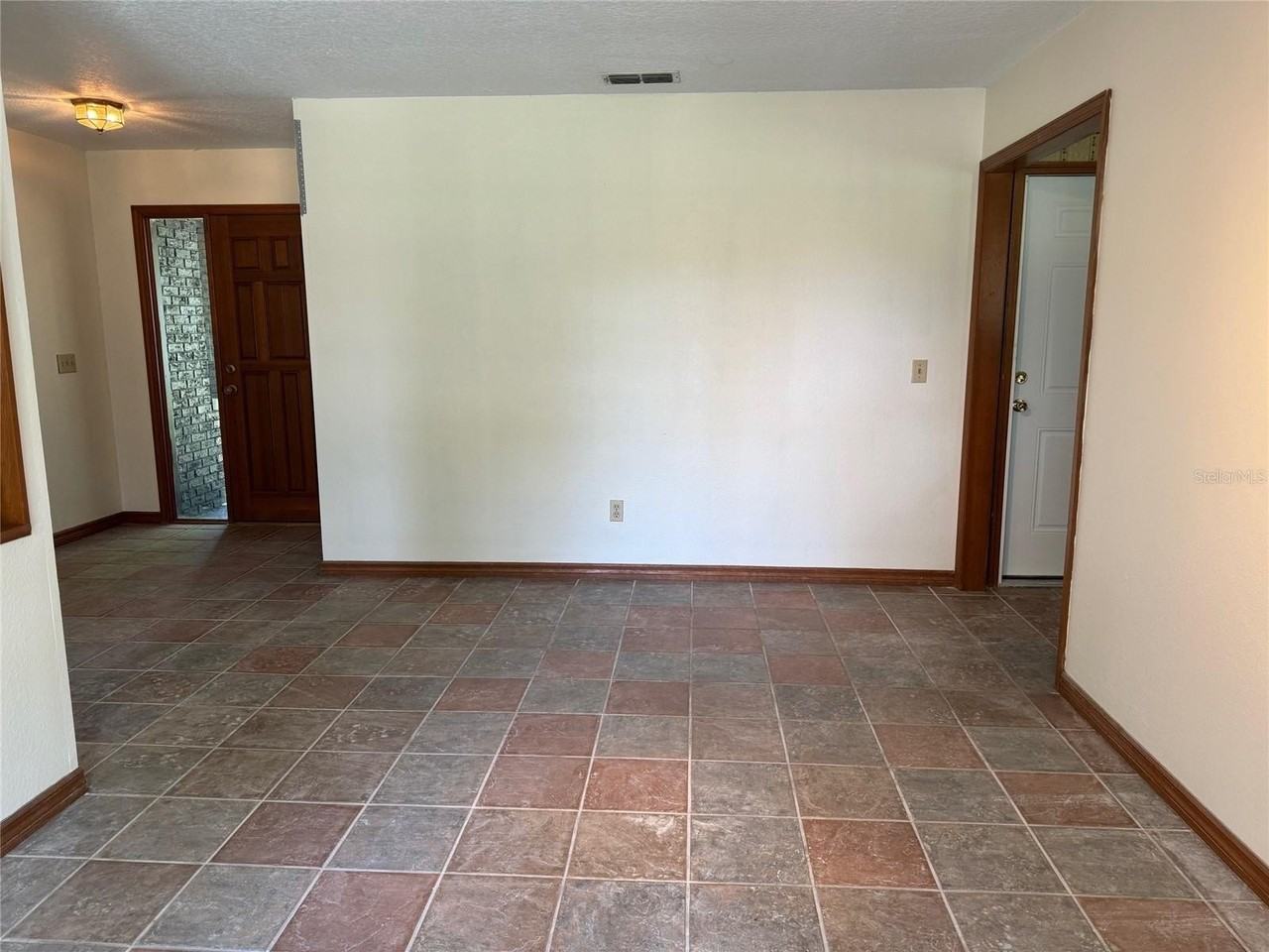 7111 Sw 80th Ave - Photo 6 of 31