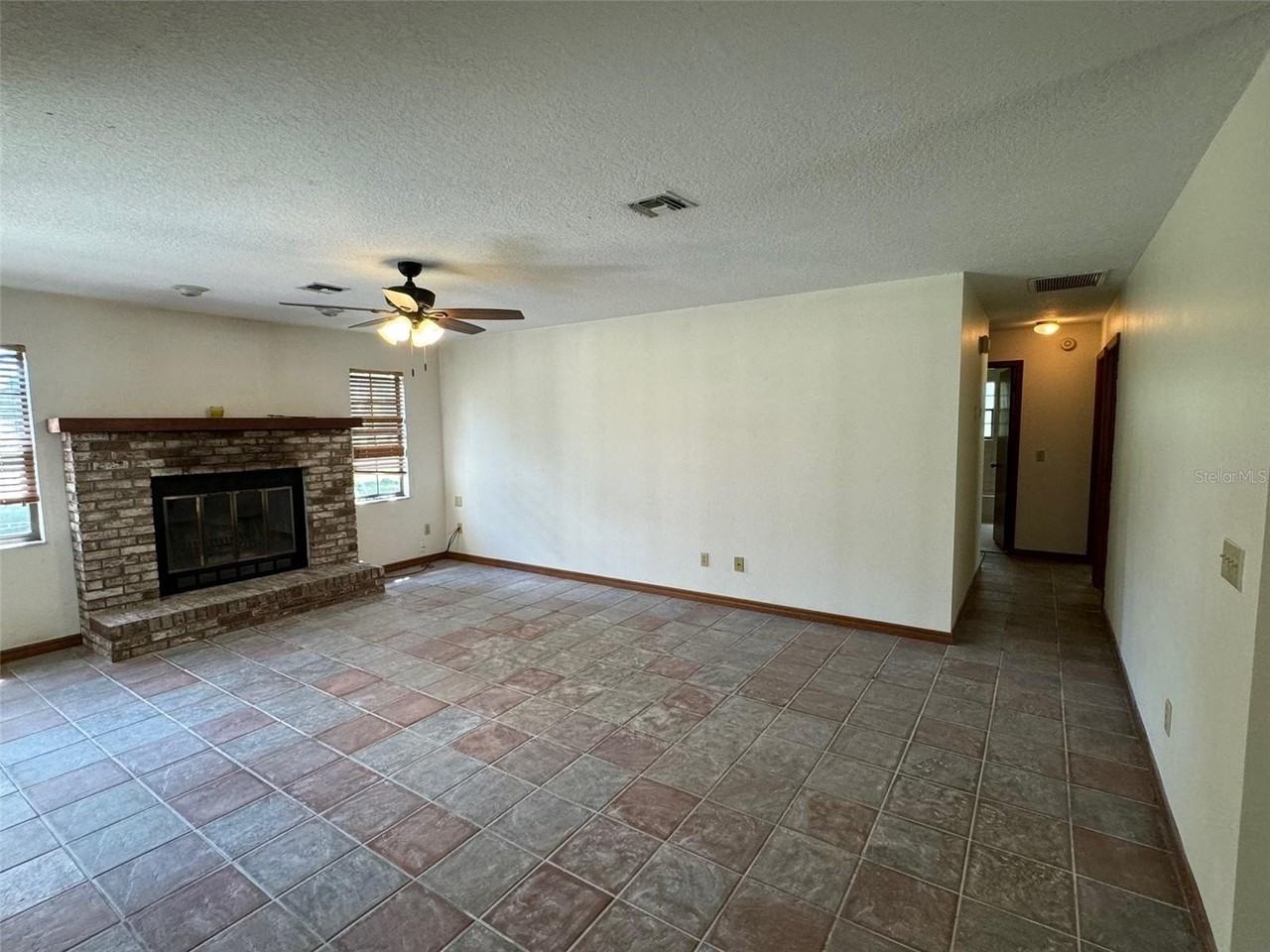 7111 Sw 80th Ave - Photo 7 of 31