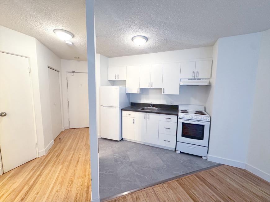 2228 Franklin St - Photo 3 of 7