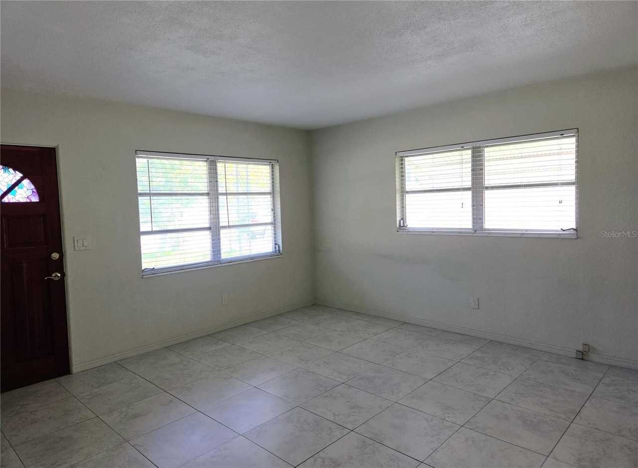 5330 11th Ave N - Photo 5 of 28