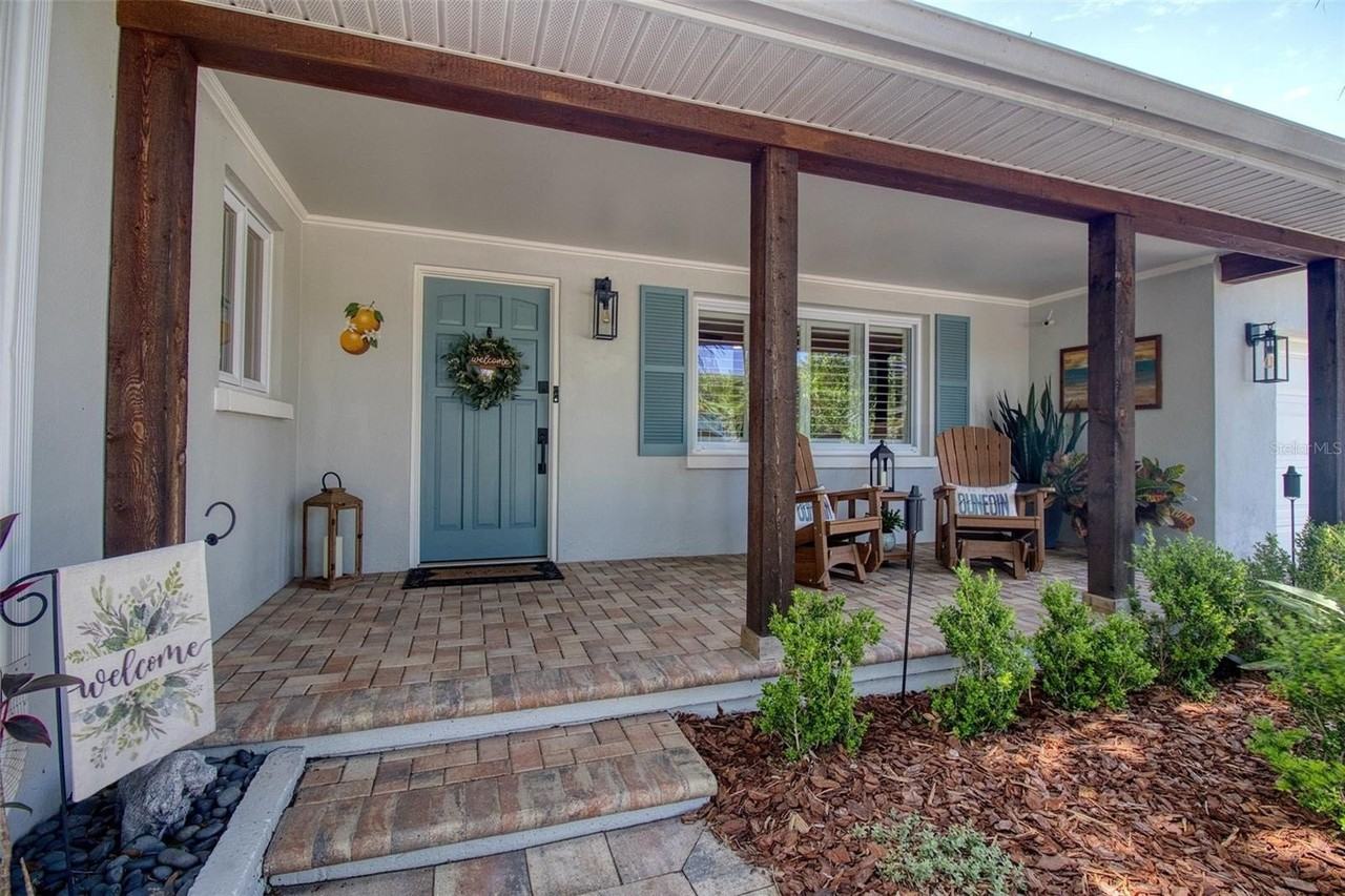 128 Edgewater Ter - Photo 3 of 50
