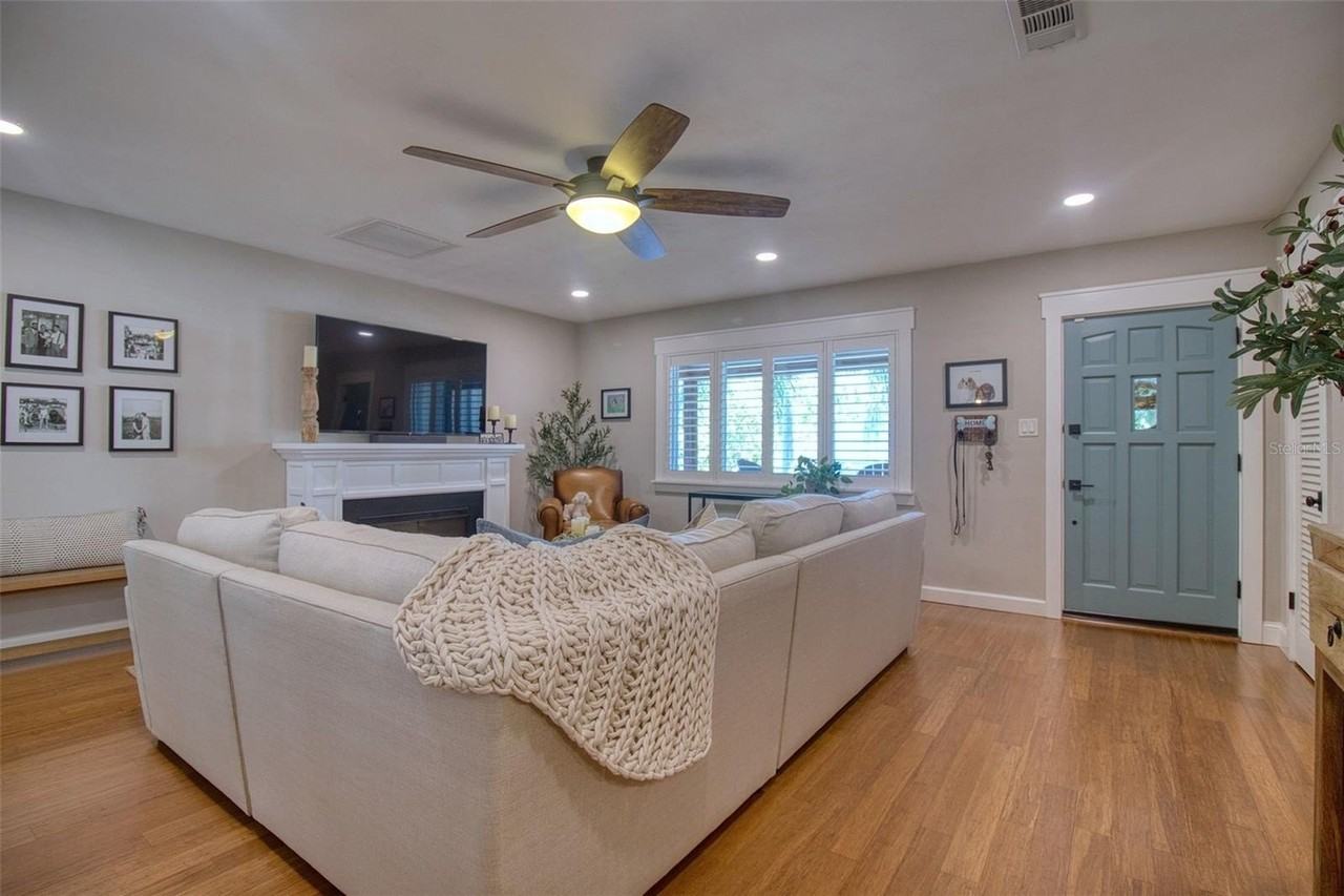 128 Edgewater Ter - Photo 6 of 50