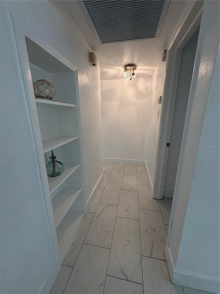 1790 Russell Dr N - Photo 5 of 18
