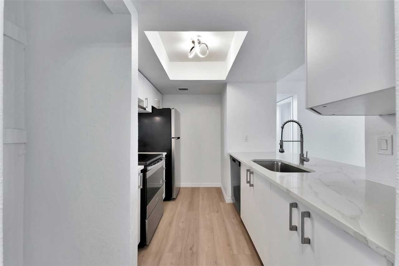 9940 7th Way N #101 - Photo 7 of 35
