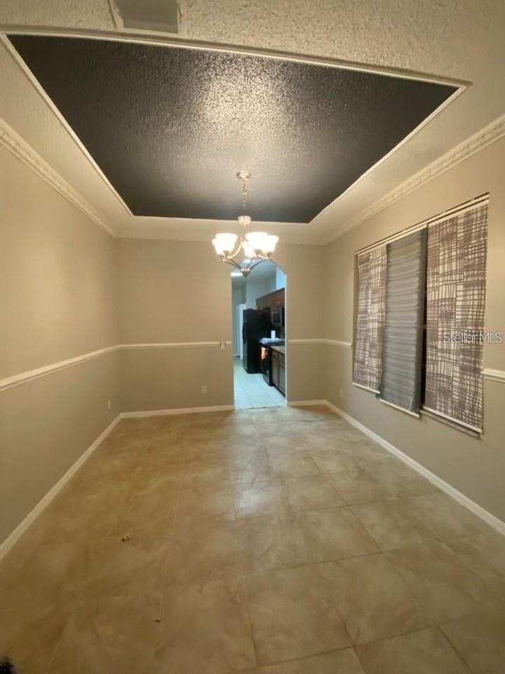 10206 Beneva Dr - Photo 3 of 12