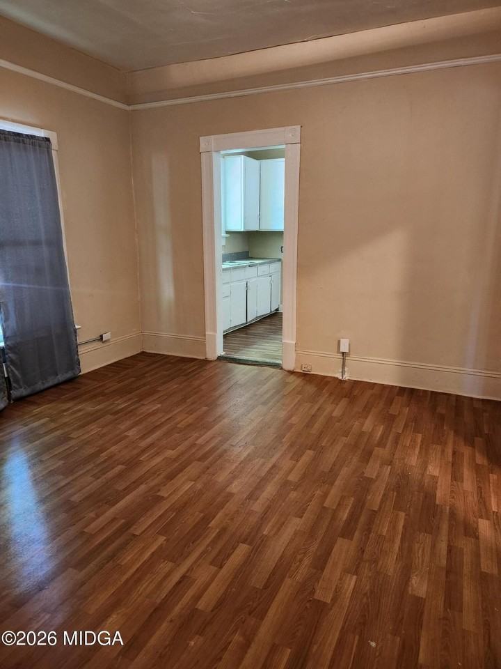842 Grady St S - Photo 3 of 8