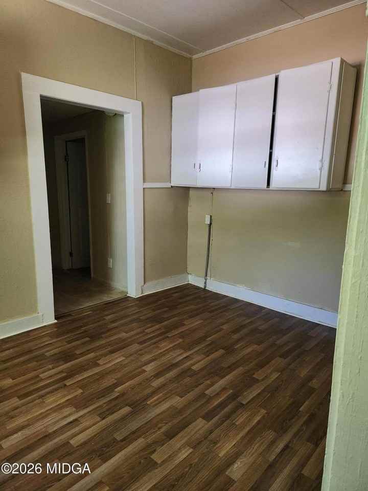 842 Grady St S - Photo 4 of 8