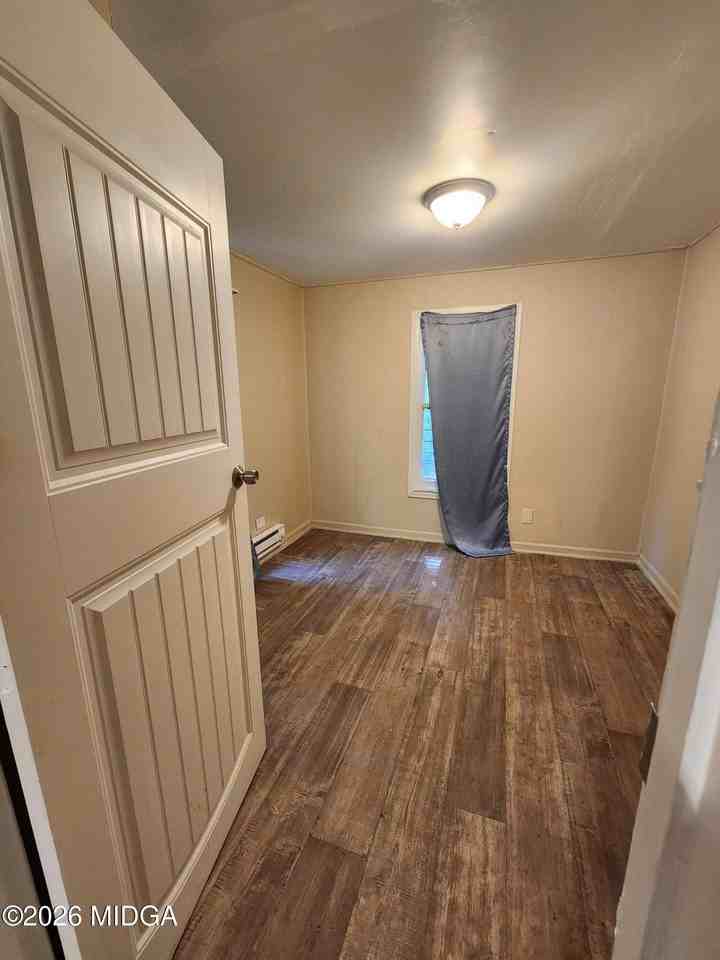 842 Grady St S - Photo 6 of 8